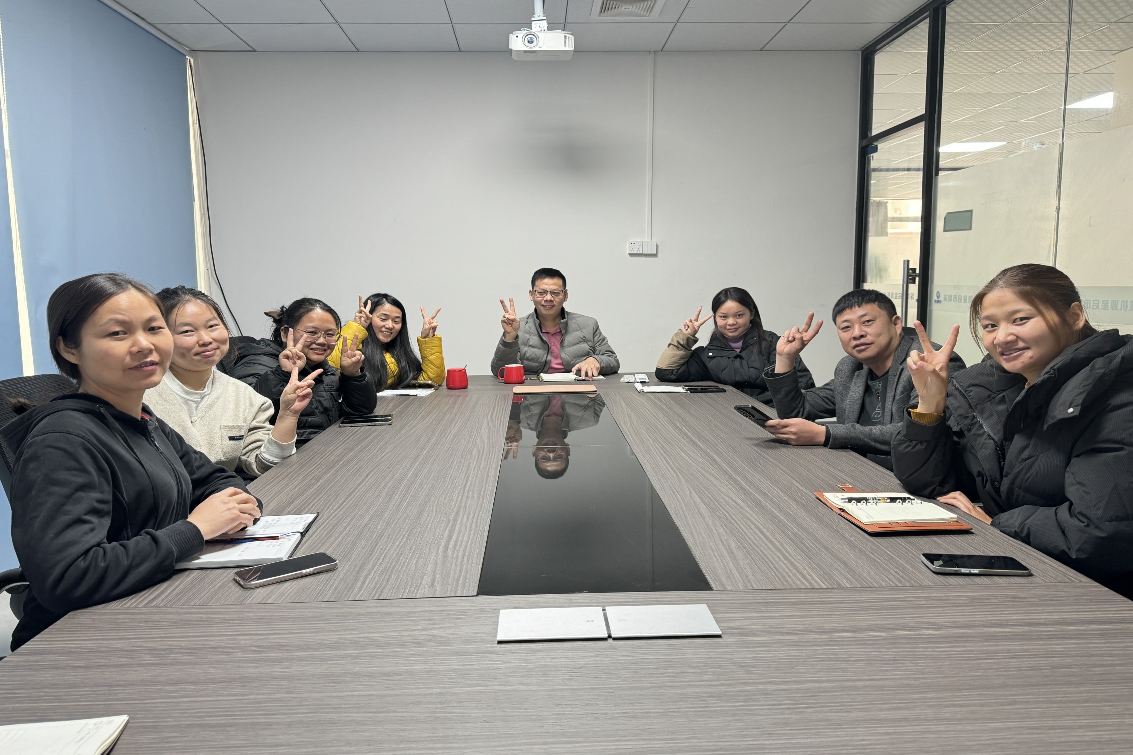 Shenzhen Qixingyuan Company har 2024 årlig sammendragsmøte, og ser frem til nyttårsmål
